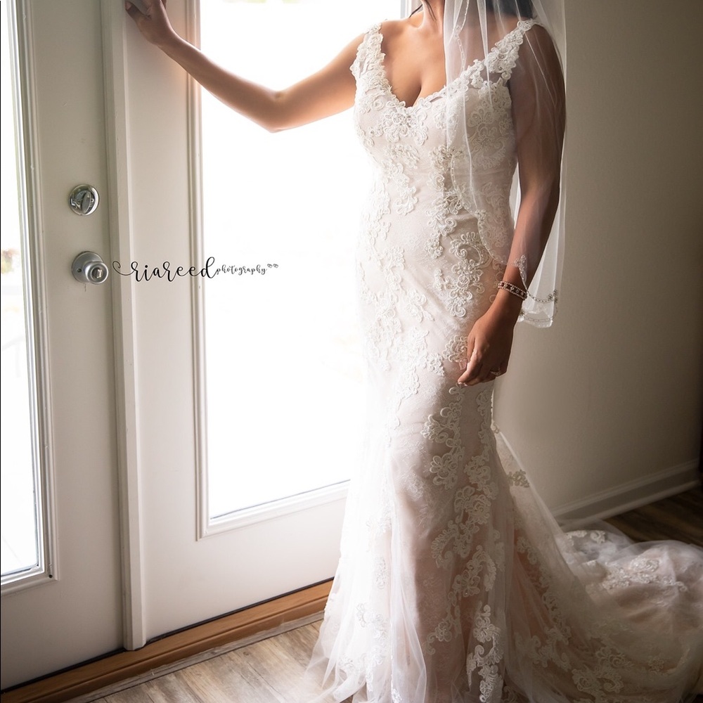 Wedding dress